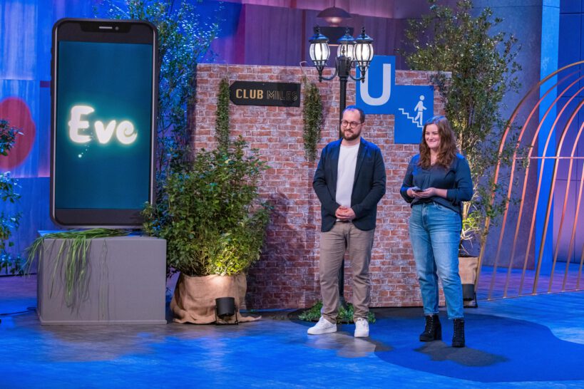 Nicola Bürck und Philippe Orner präsentieren mit Eve eine App die Frauen hilft, möglichst sicher zu feiern und wieder nach Hause zu kommen. Sie erhoffen sich ein Investment von 40.000 Euro für 10 Prozent der Firmenanteile.

+++ Die Verwendung des sendungsbezogenen Materials ist nur mit dem Hinweis und Verlinkung auf RTL+ gestattet. +++